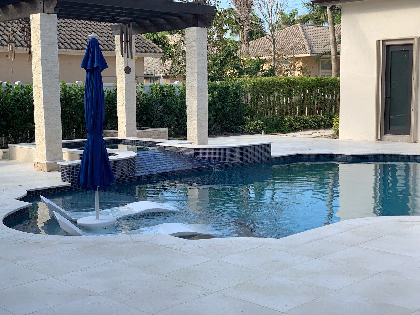 Amazing Pavers logo
